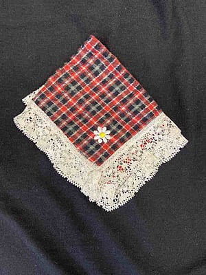 Boo Rag- black and red w daisy